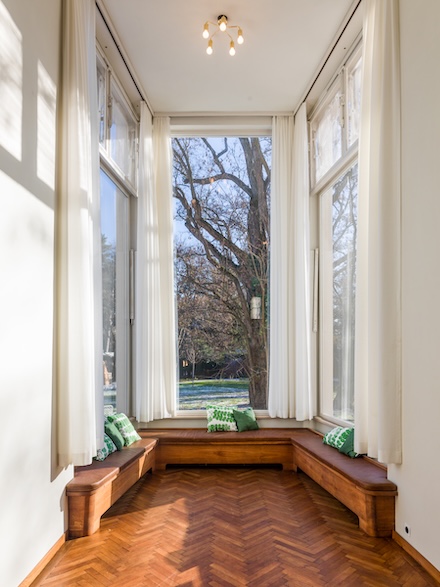 The bay window with a view of the garden