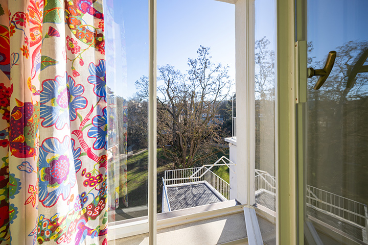 The room offers a direct view of the garden.