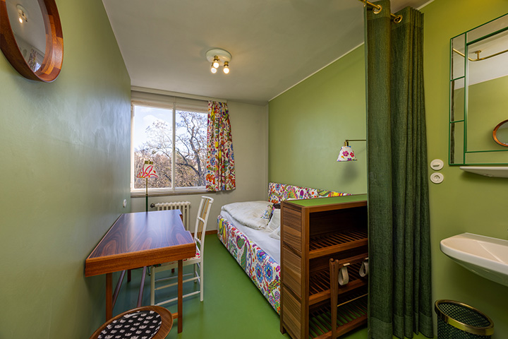 In the single room “Brazil”, Josef Frank's distinctive rainforest motifs create a special atmosphere.